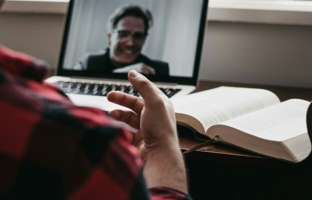 Apprendre la langue des signes en lignes